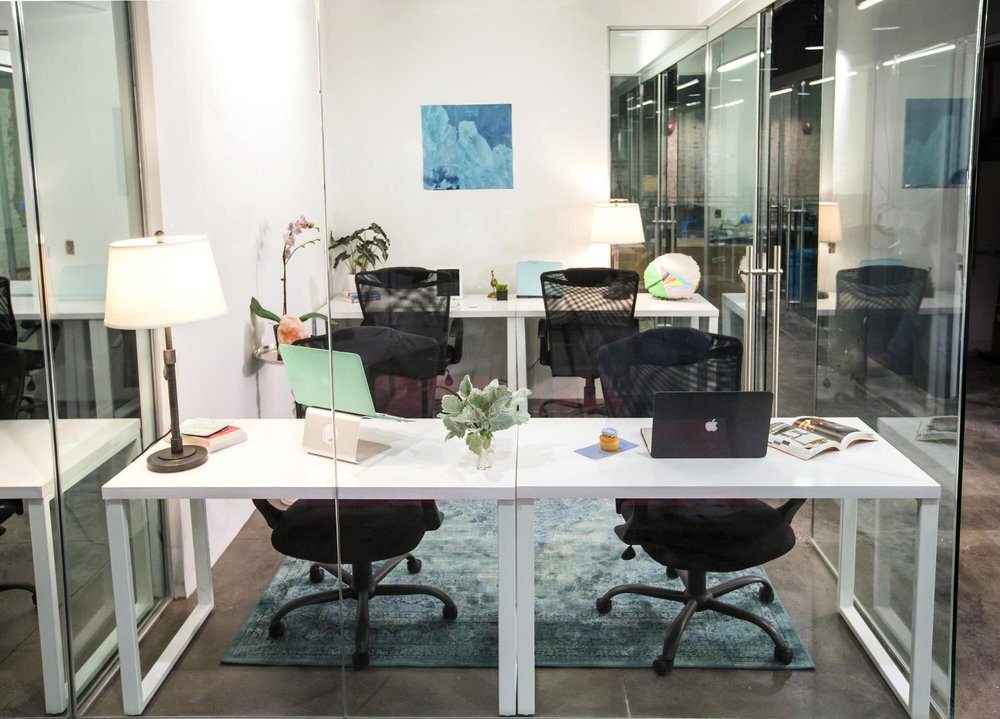 Hot Desking Vs. Hoteling: Benefits And Drawbacks Of Each