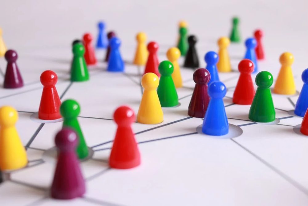 Setting Team Goals: 7 Tips For Success, Plus 15 Examples