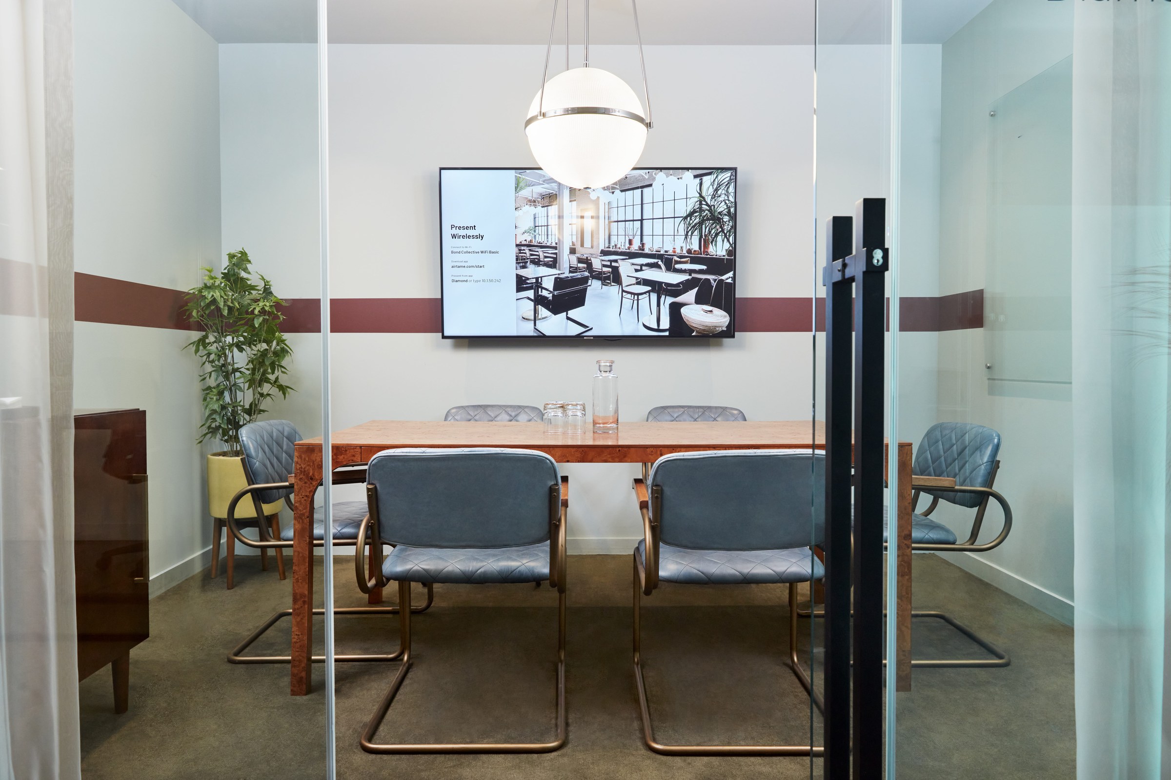 Leonard meeting room